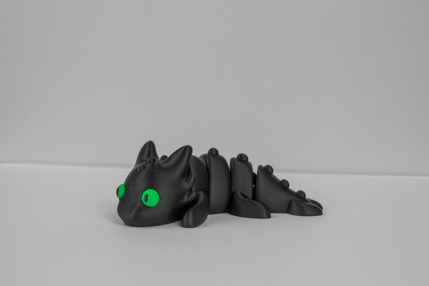 Poseable Dragon Companion – 3D Printed Display Creature (Dark or Light)