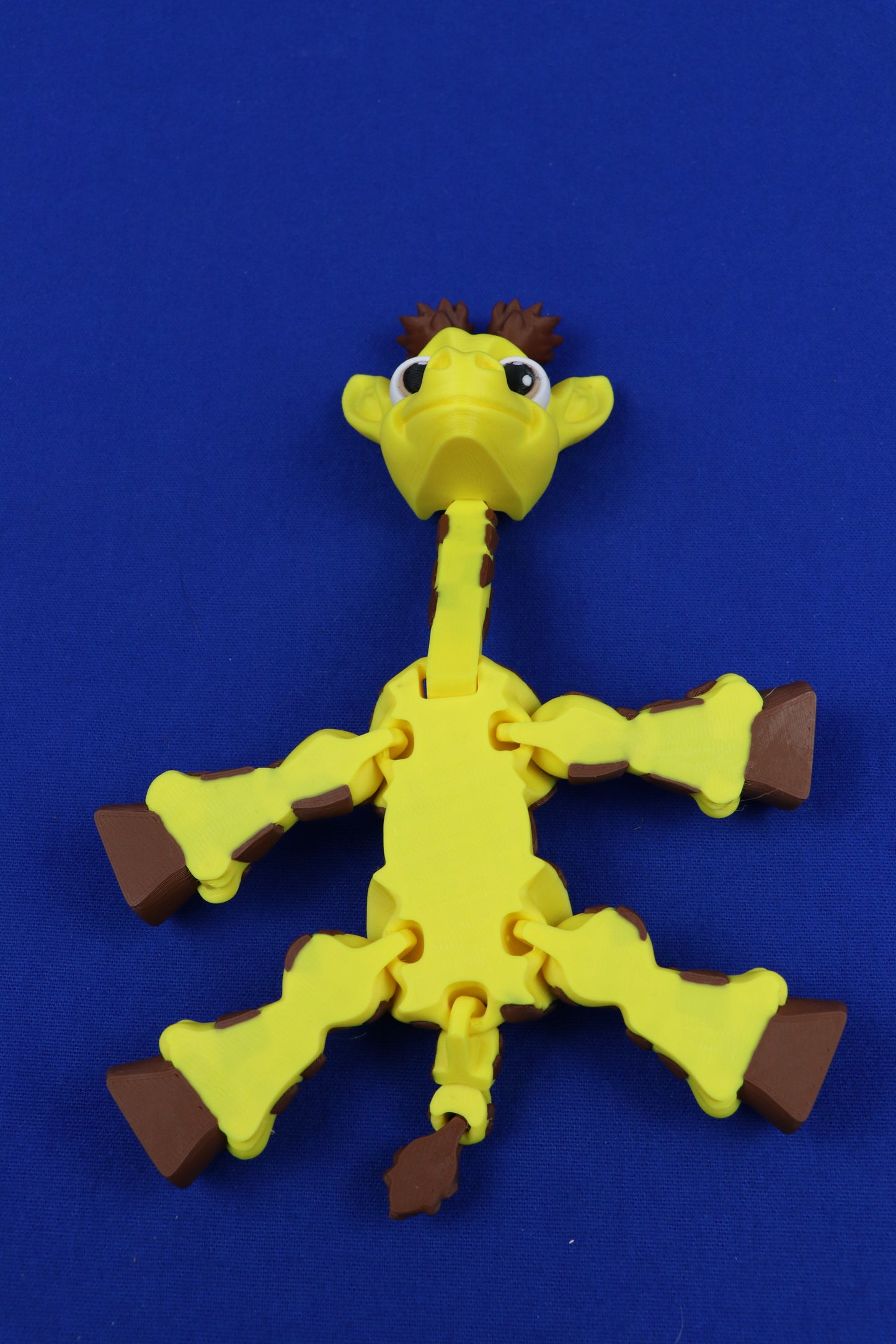 Graceful Giraffe – Articulated Collectible with Flexible Neck & Tail