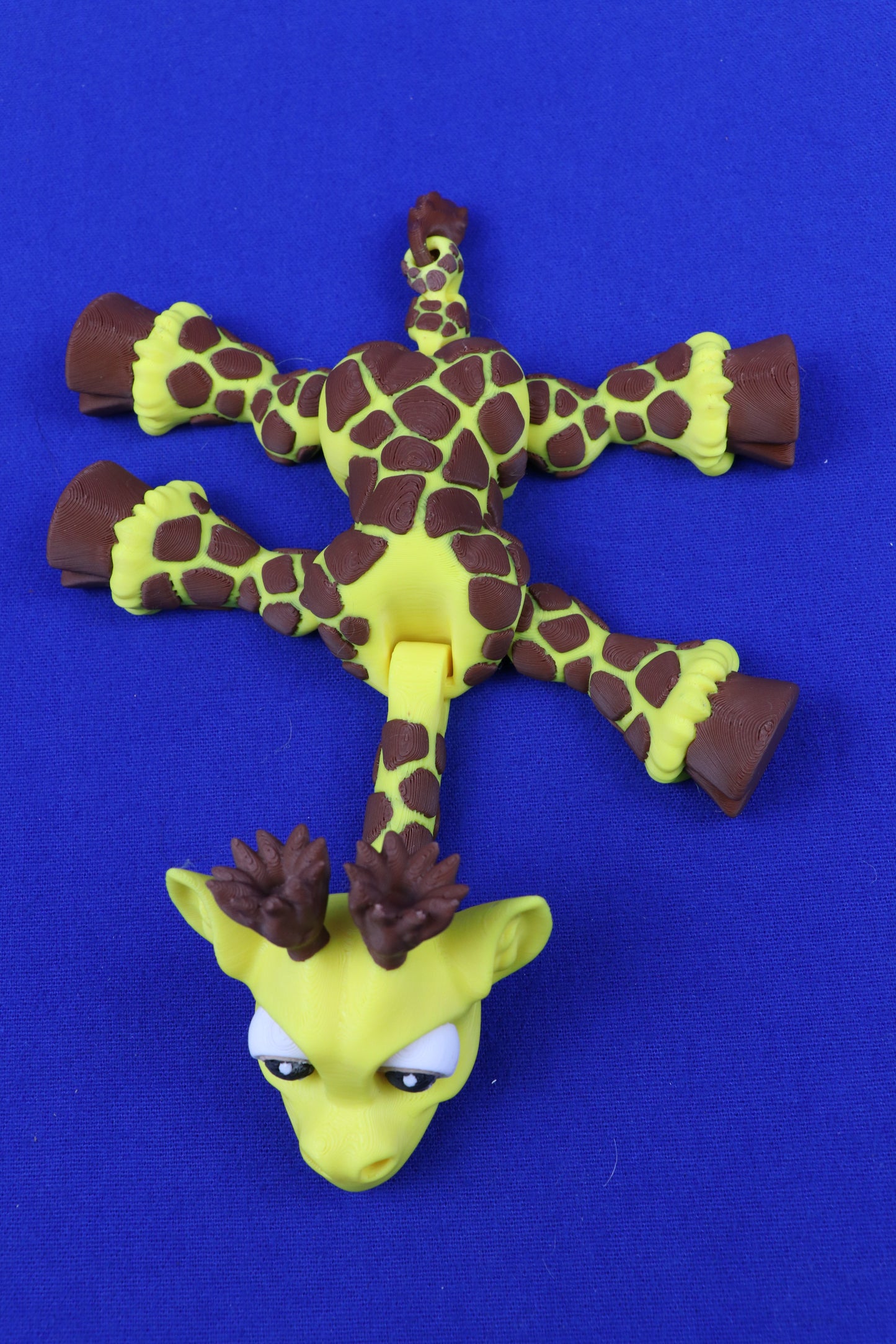 Graceful Giraffe – Articulated Collectible with Flexible Neck & Tail