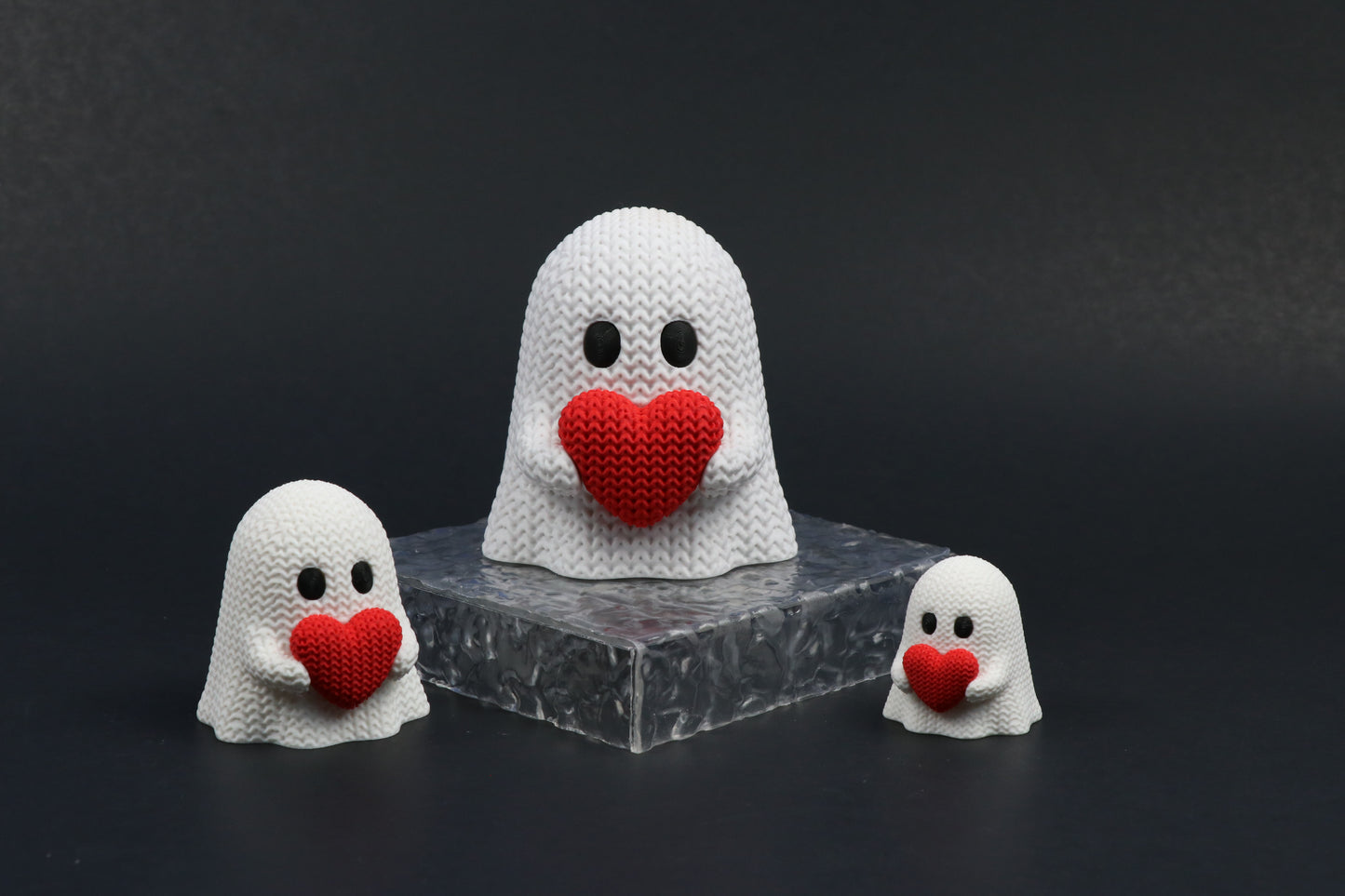 Ghost with Heart – Crochet-Style 3D Printed Figure – Customization Available!