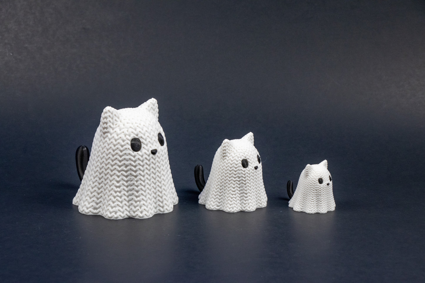 Ghost Cat – Crochet-Style 3D Printed Figure – Customization Available!