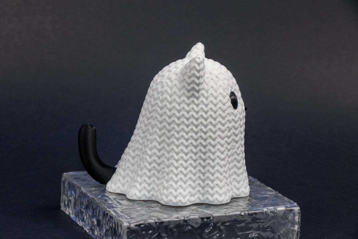 Ghost Cat – Crochet-Style 3D Printed Figure – Customization Available!
