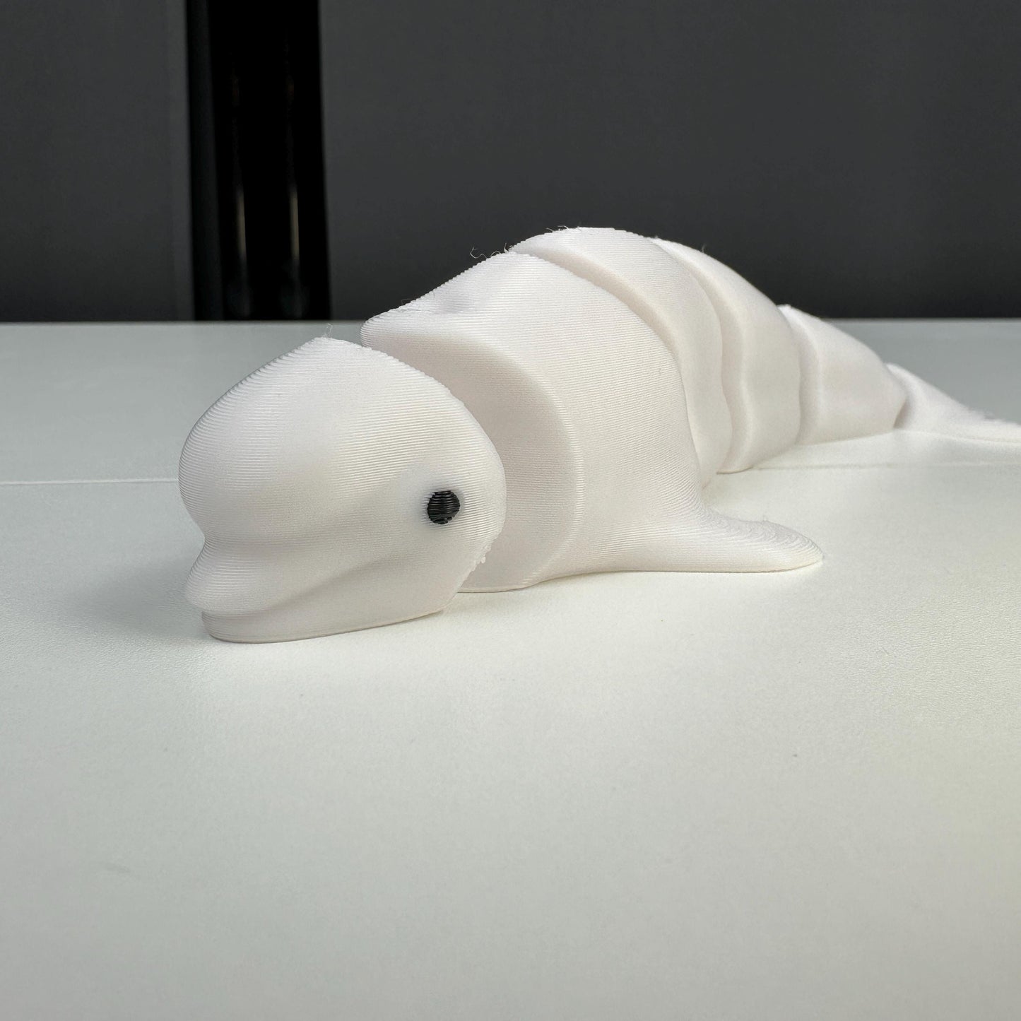 Beluga Whale Figurine – Articulated Ocean Decor | 3D Printed