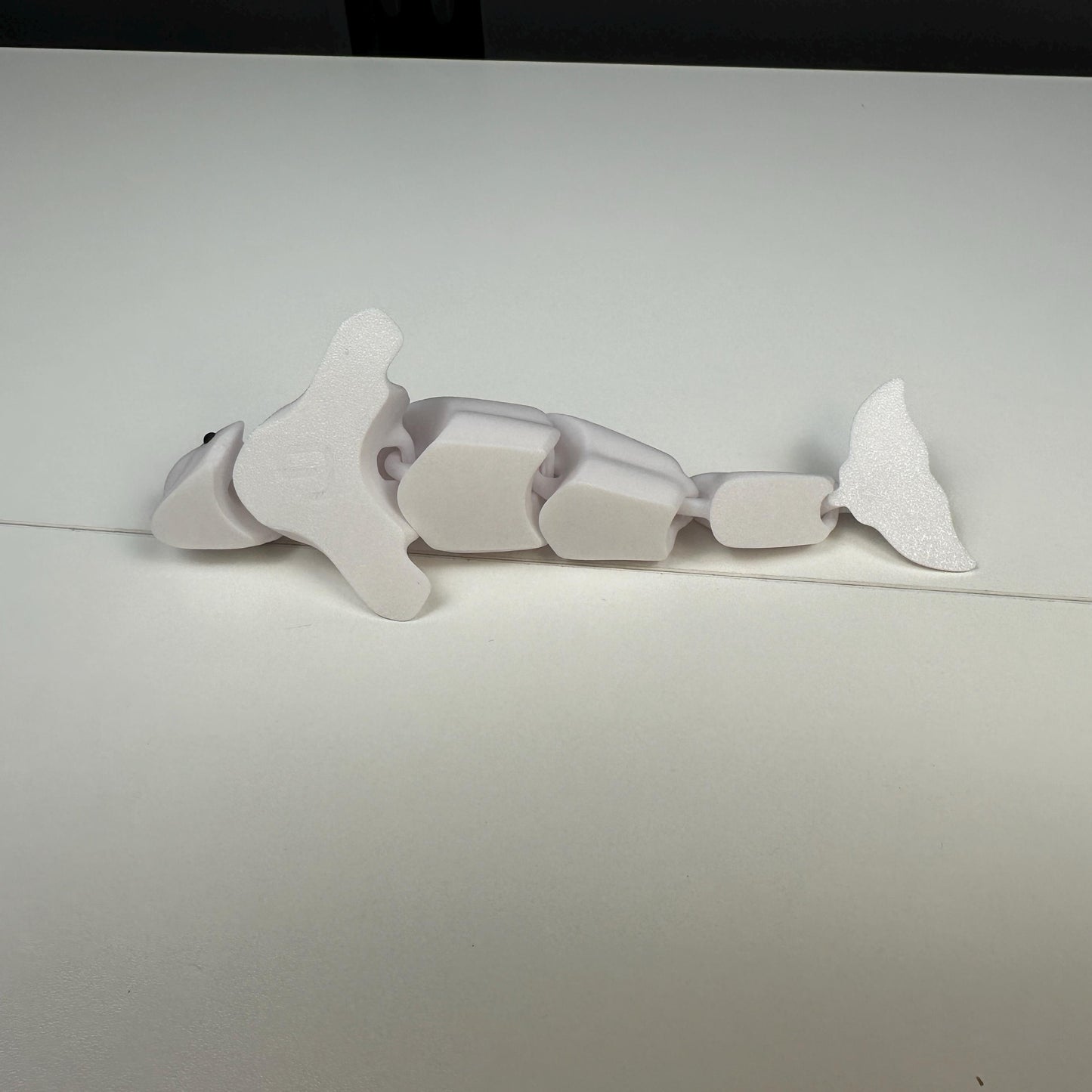 Beluga Whale Figurine – Articulated Ocean Decor | 3D Printed