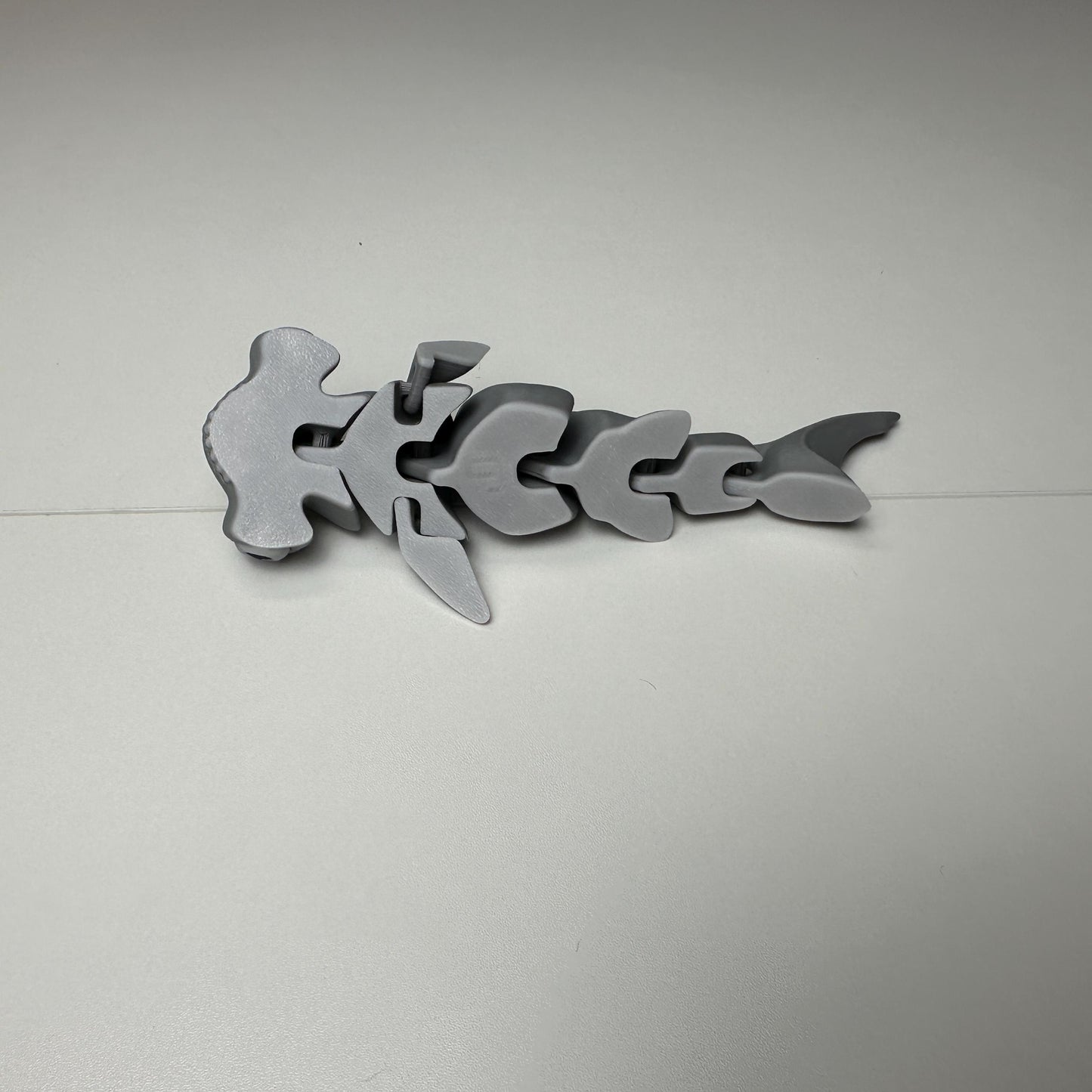 Happy Hammerhead Shark Figurine – Articulated Ocean Decor | 3D Printed & Hand-Finished