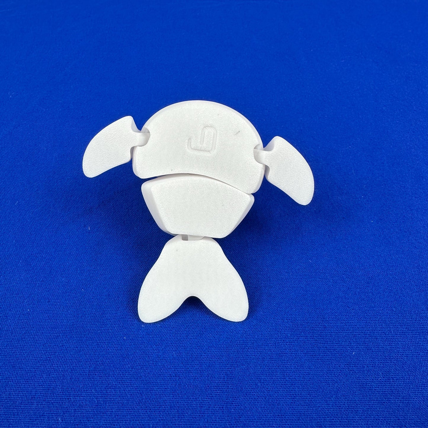Sea Pup Figurine – Articulated Seal Display | 3D Printed & Hand-Finished