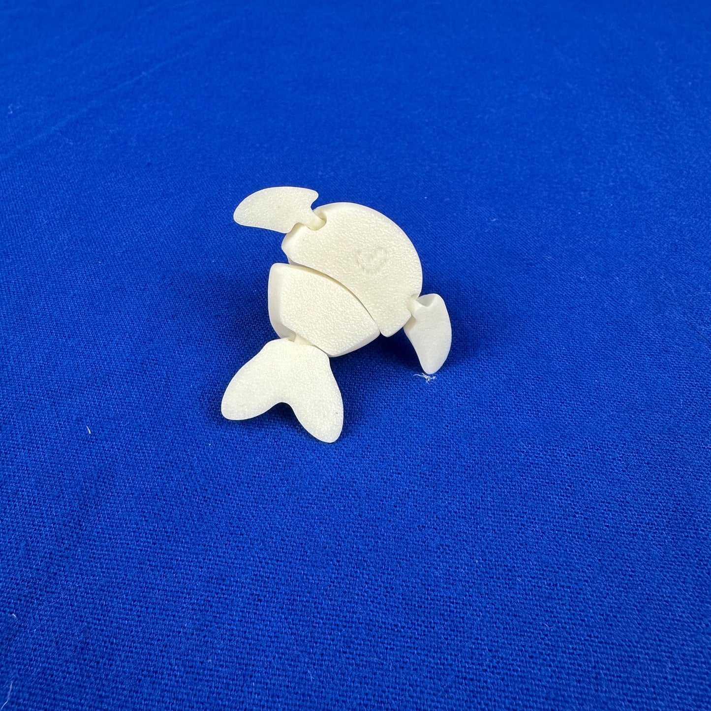 Sea Pup Figurine – Articulated Seal Display | 3D Printed & Hand-Finished