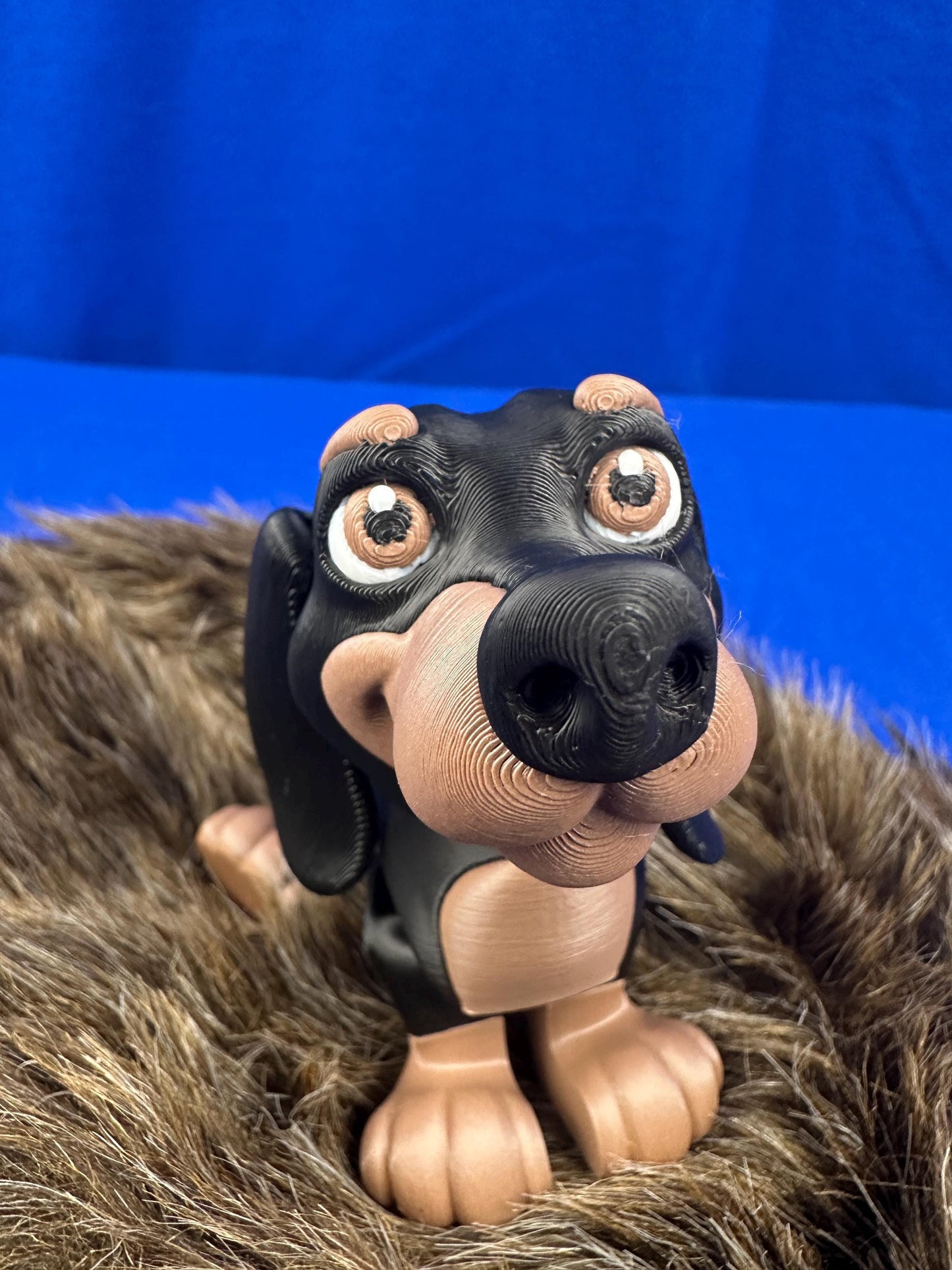 Articulated Dachshund – Poseable Desk Companion in Two Sizes - 3D Printed