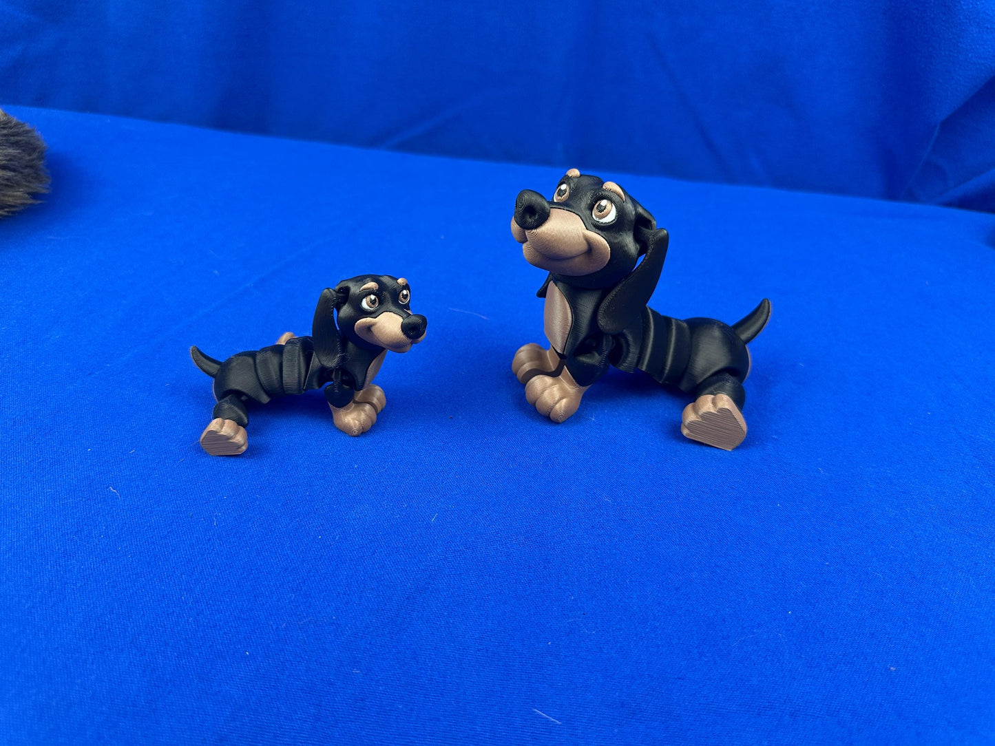 Articulated Dachshund – Poseable Desk Companion in Two Sizes - 3D Printed
