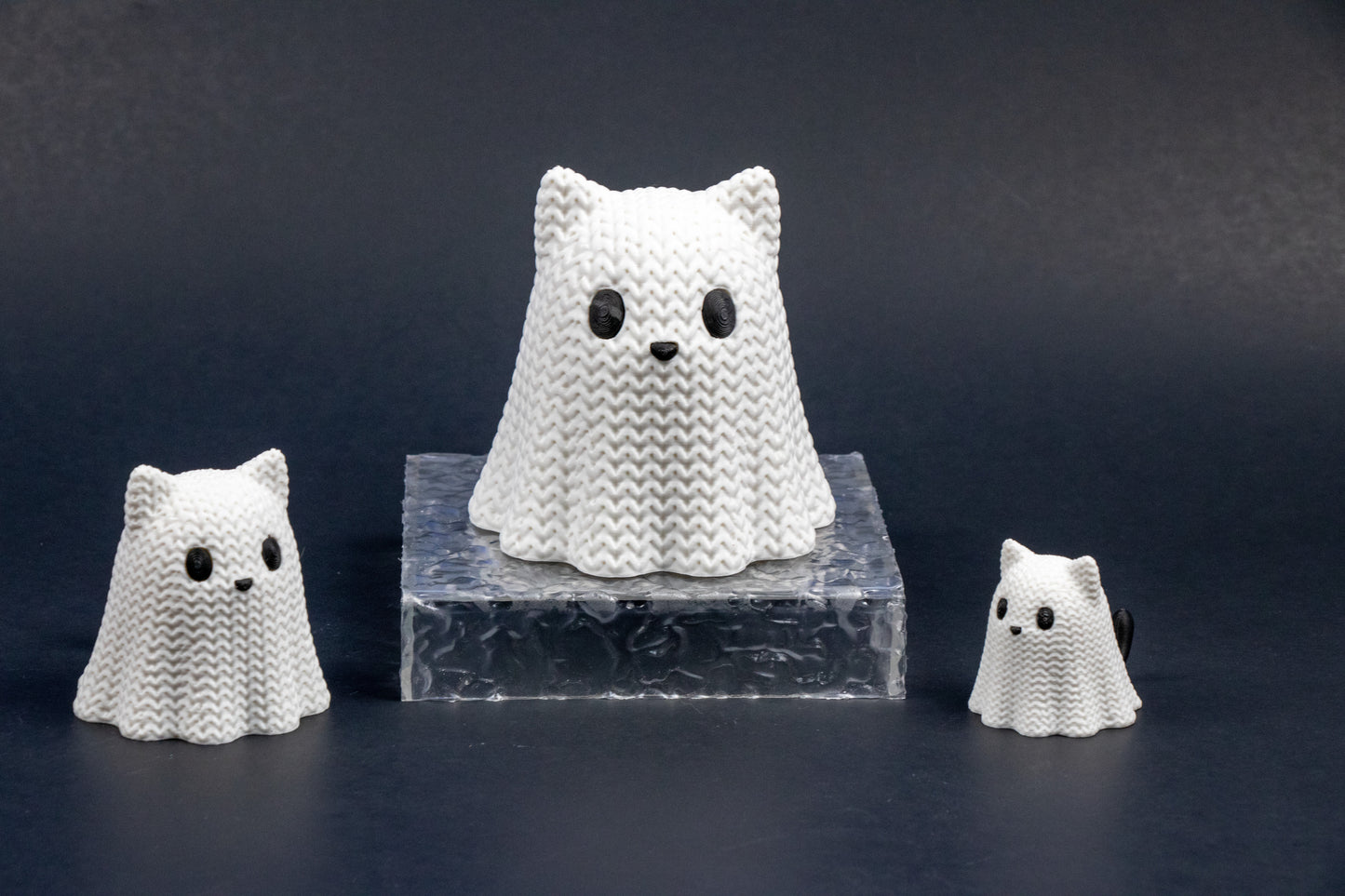 Ghost Cat – Crochet-Style 3D Printed Figure – Customization Available!