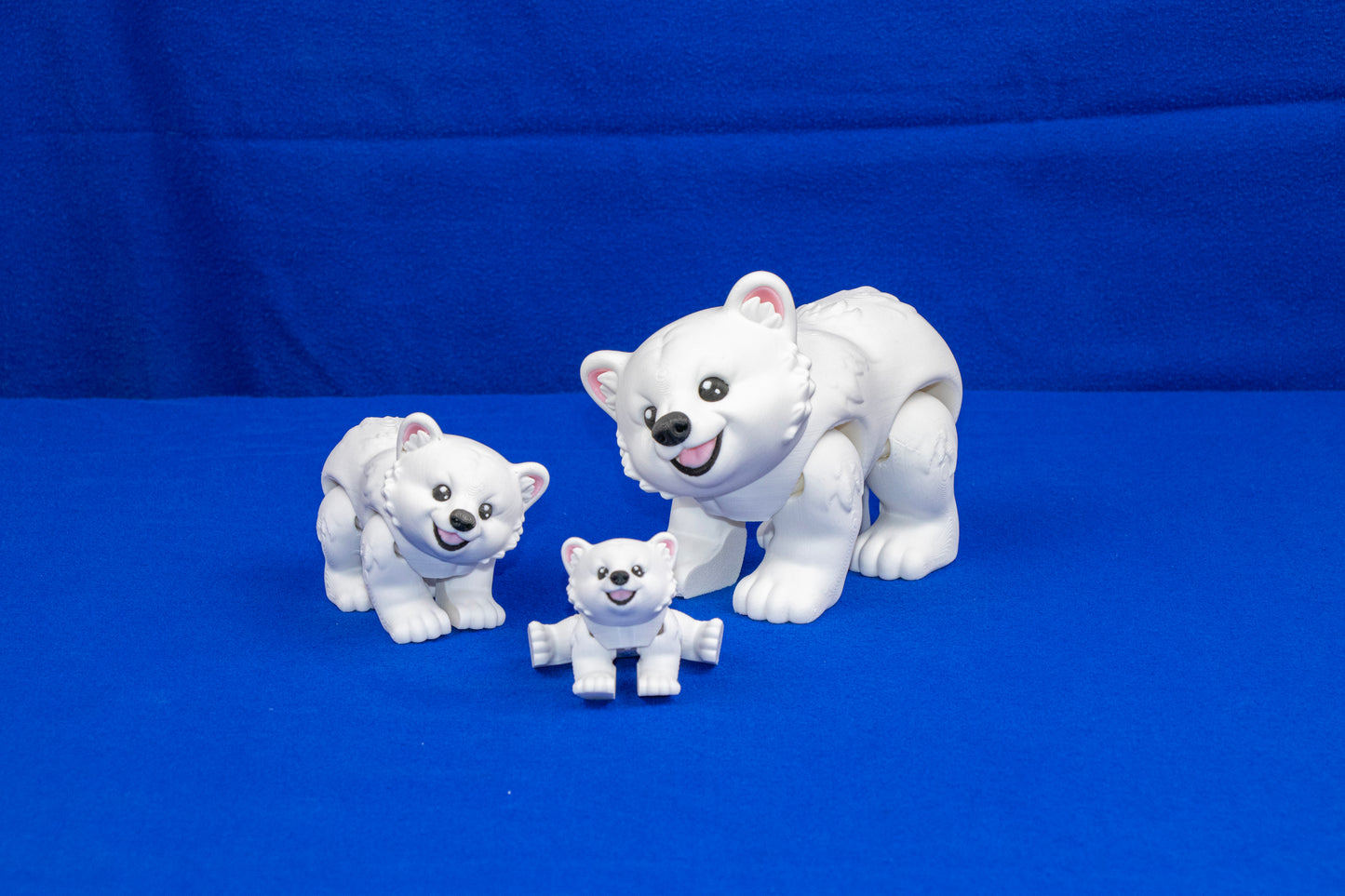 Cute Polar Bear Companion – Articulated Desk & Shelf Figurine