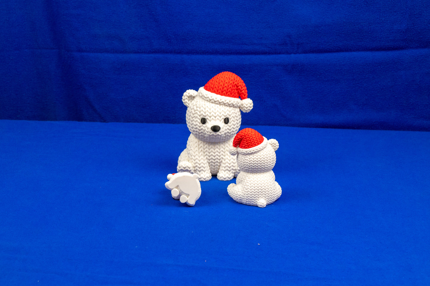 Arctic Knit Bear – 3D Printed Winter Decor (Santa Hat)