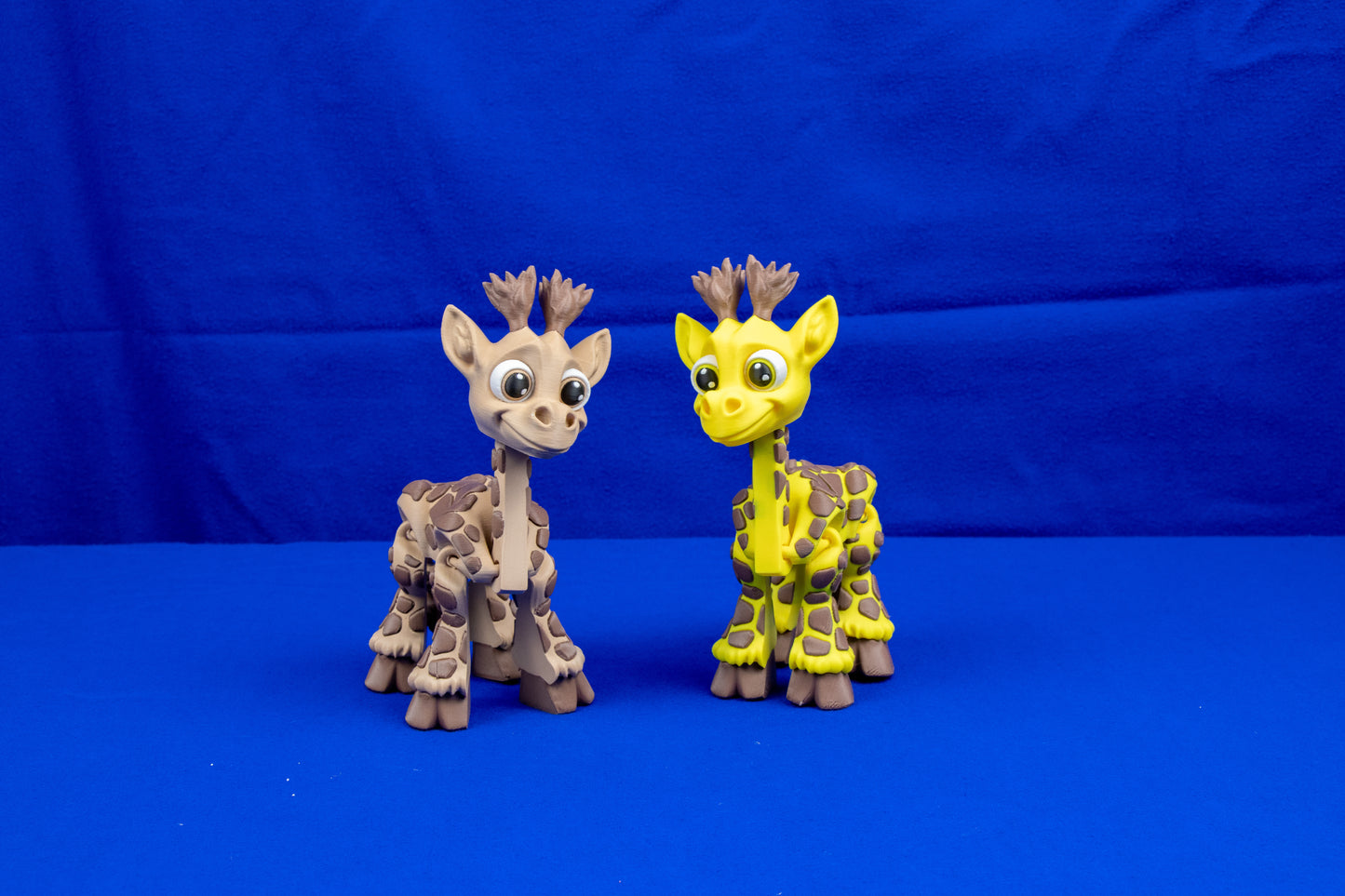 Graceful Giraffe – Articulated Collectible with Flexible Neck & Tail