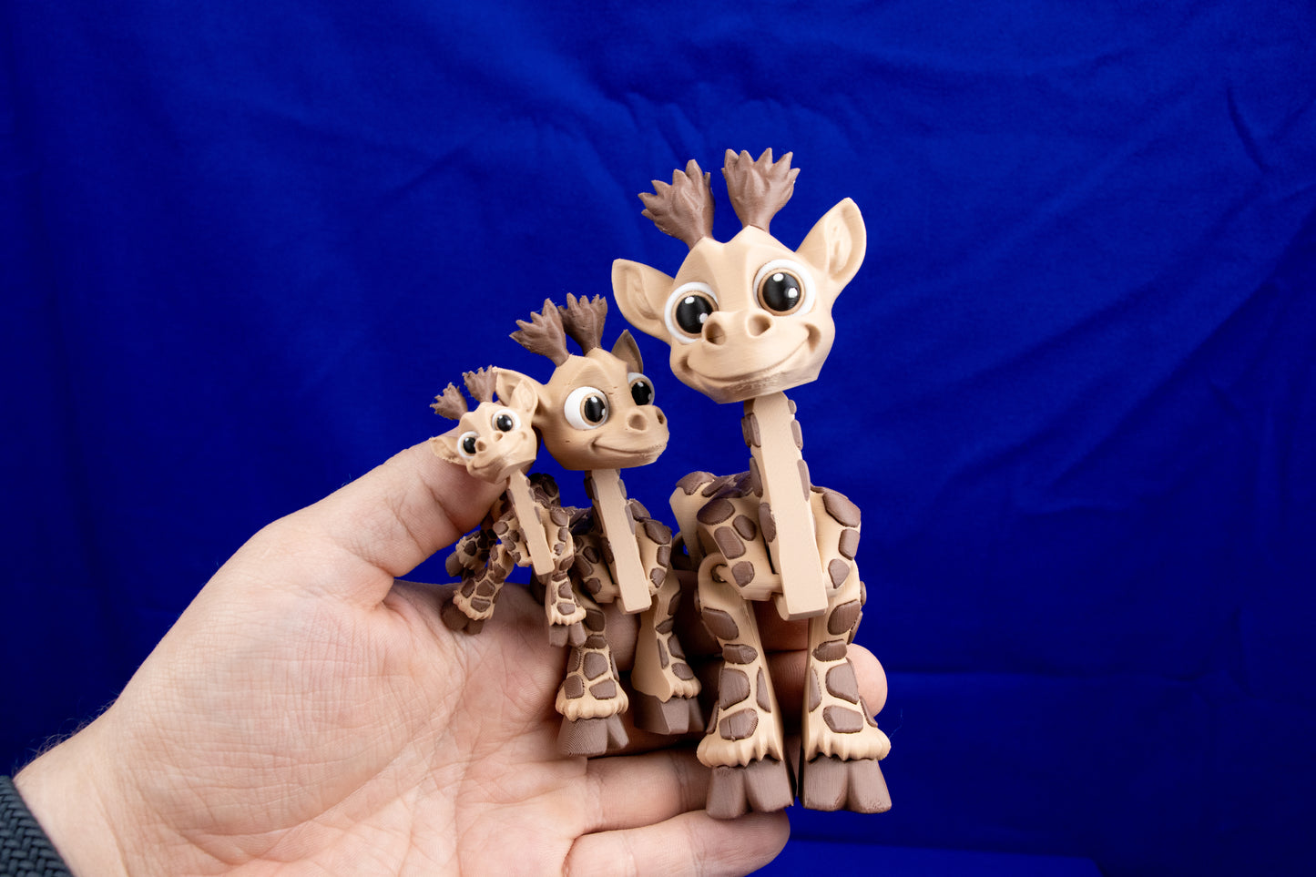 Graceful Giraffe – Articulated Collectible with Flexible Neck & Tail