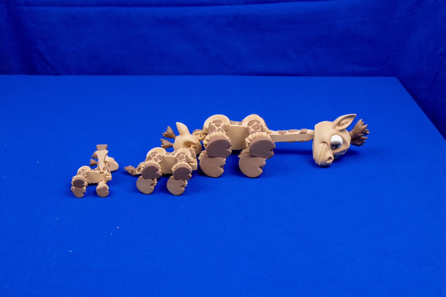 Graceful Giraffe – Articulated Collectible with Flexible Neck & Tail