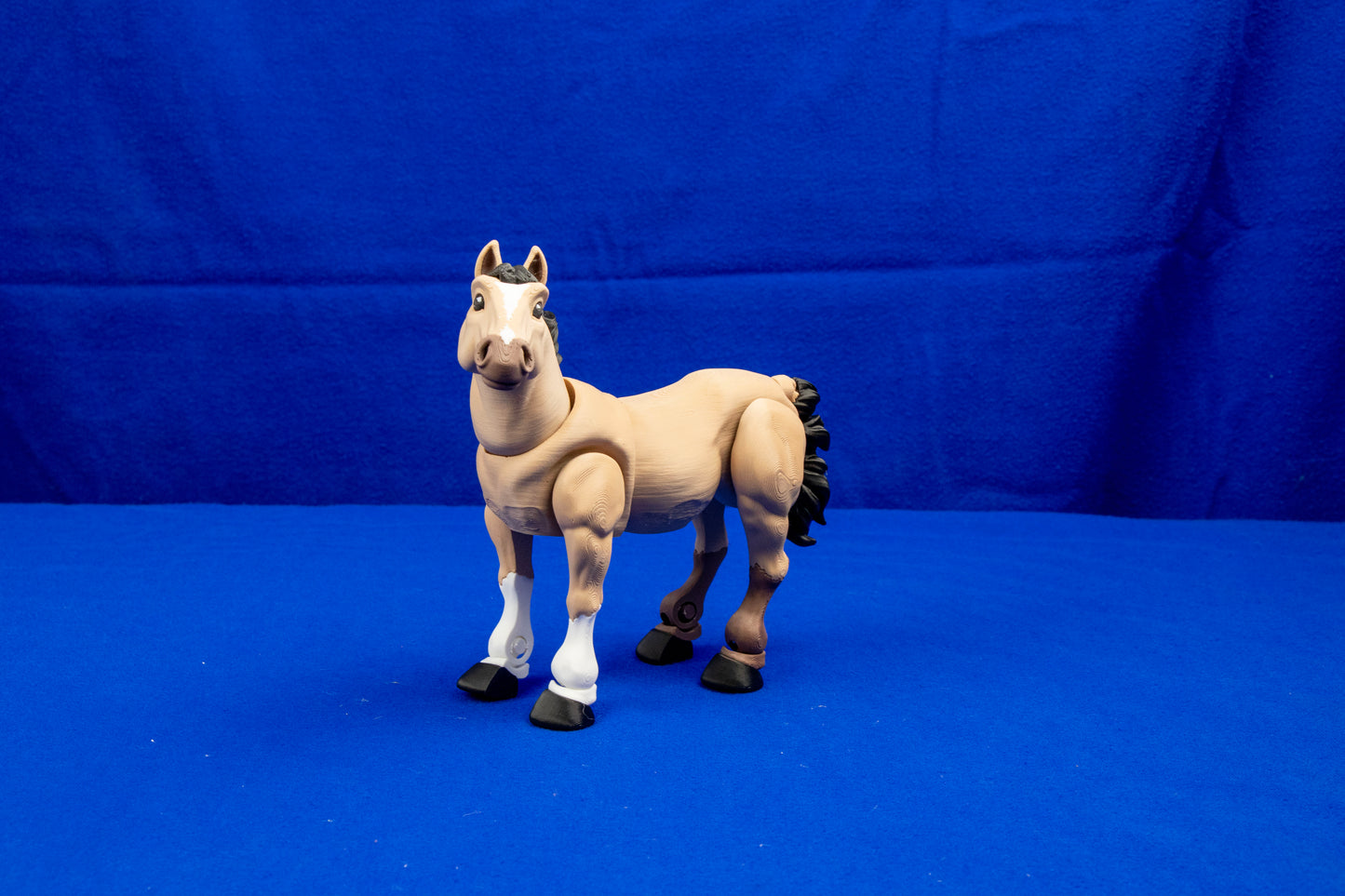 Articulated Horse Figurine – Poseable 3D Printed Desk Decor – Customization Available!