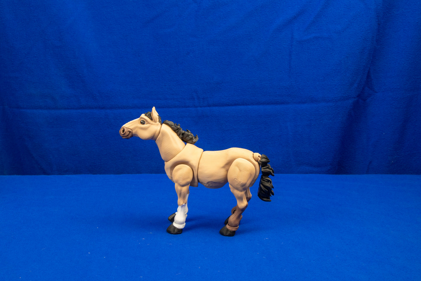 Articulated Horse Figurine – Poseable 3D Printed Desk Decor – Customization Available!