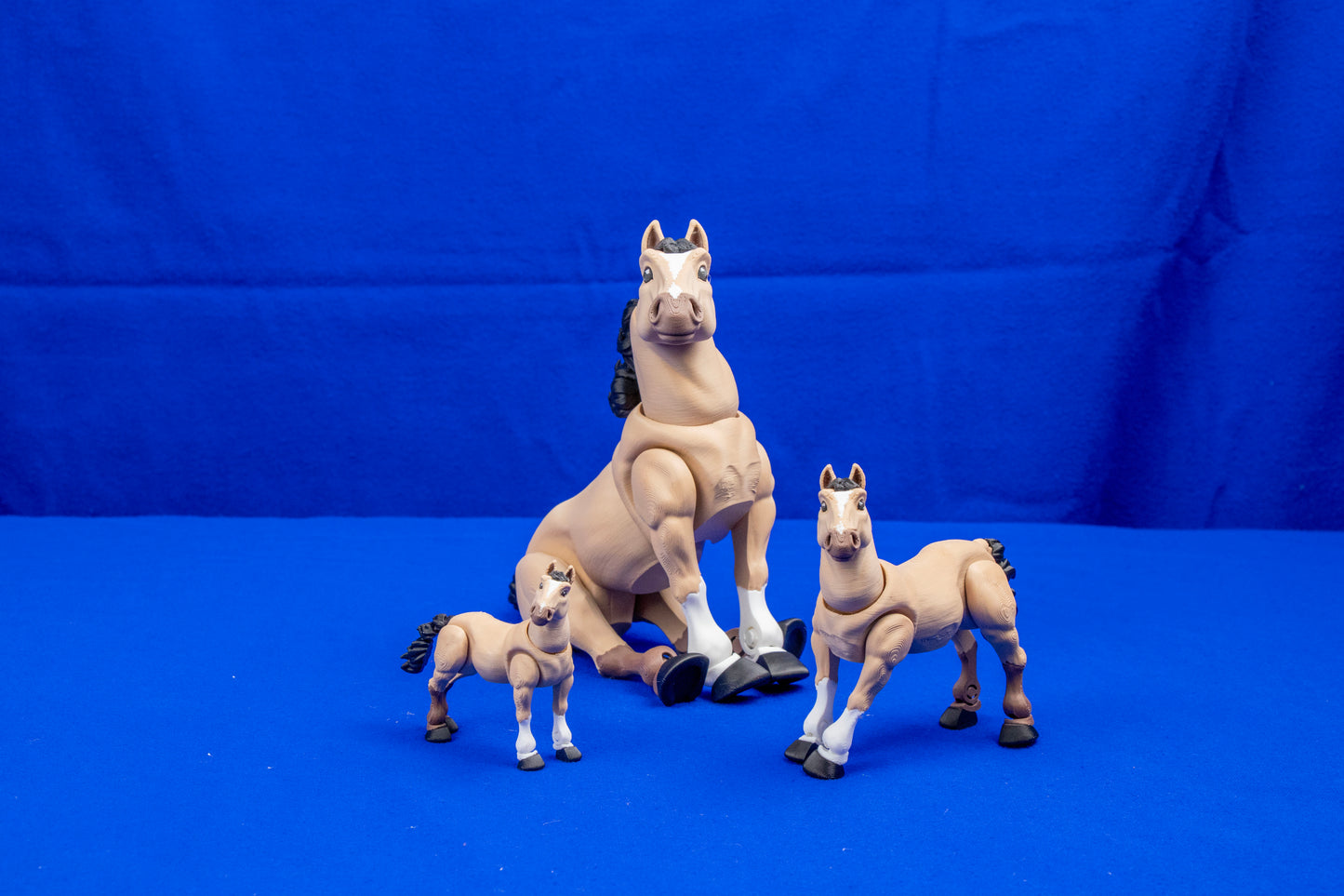 Articulated Horse Figurine – Poseable 3D Printed Desk Decor – Customization Available!