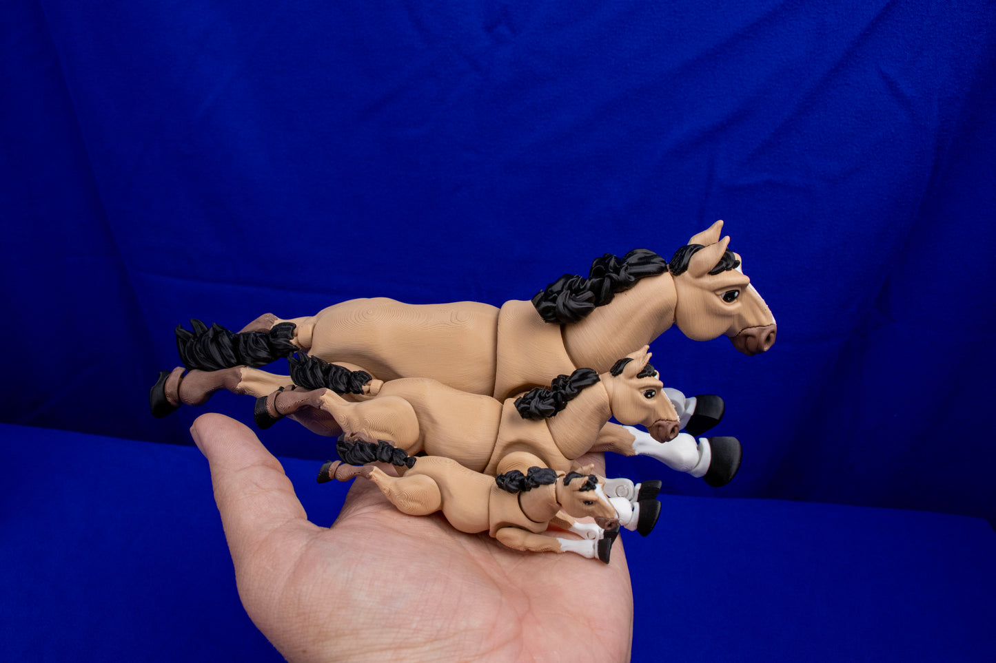 Articulated Horse Figurine – Poseable 3D Printed Desk Decor – Customization Available!