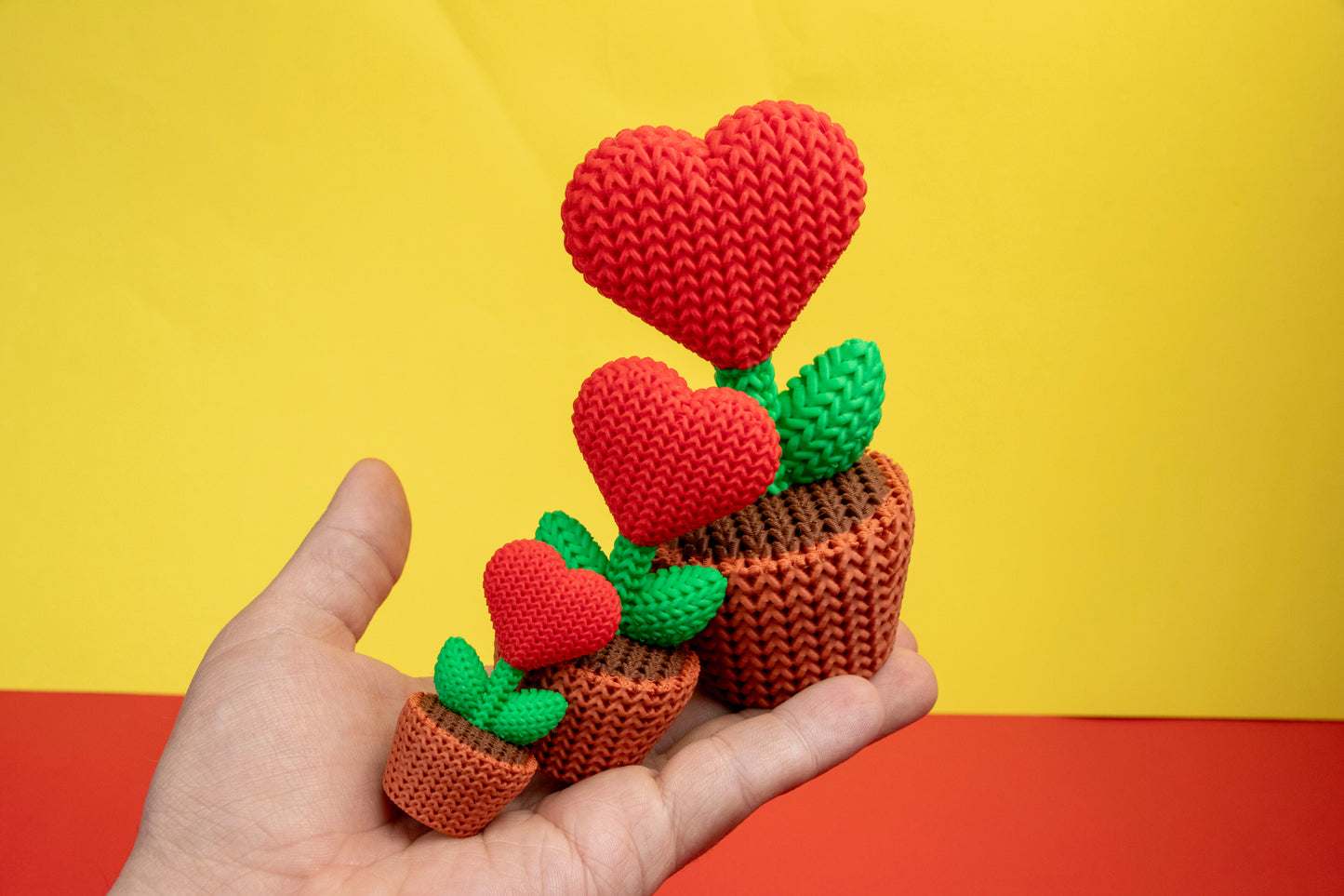 Crochet-Style Heart Plant Decor – 3D Printed Desk or Shelf Display
