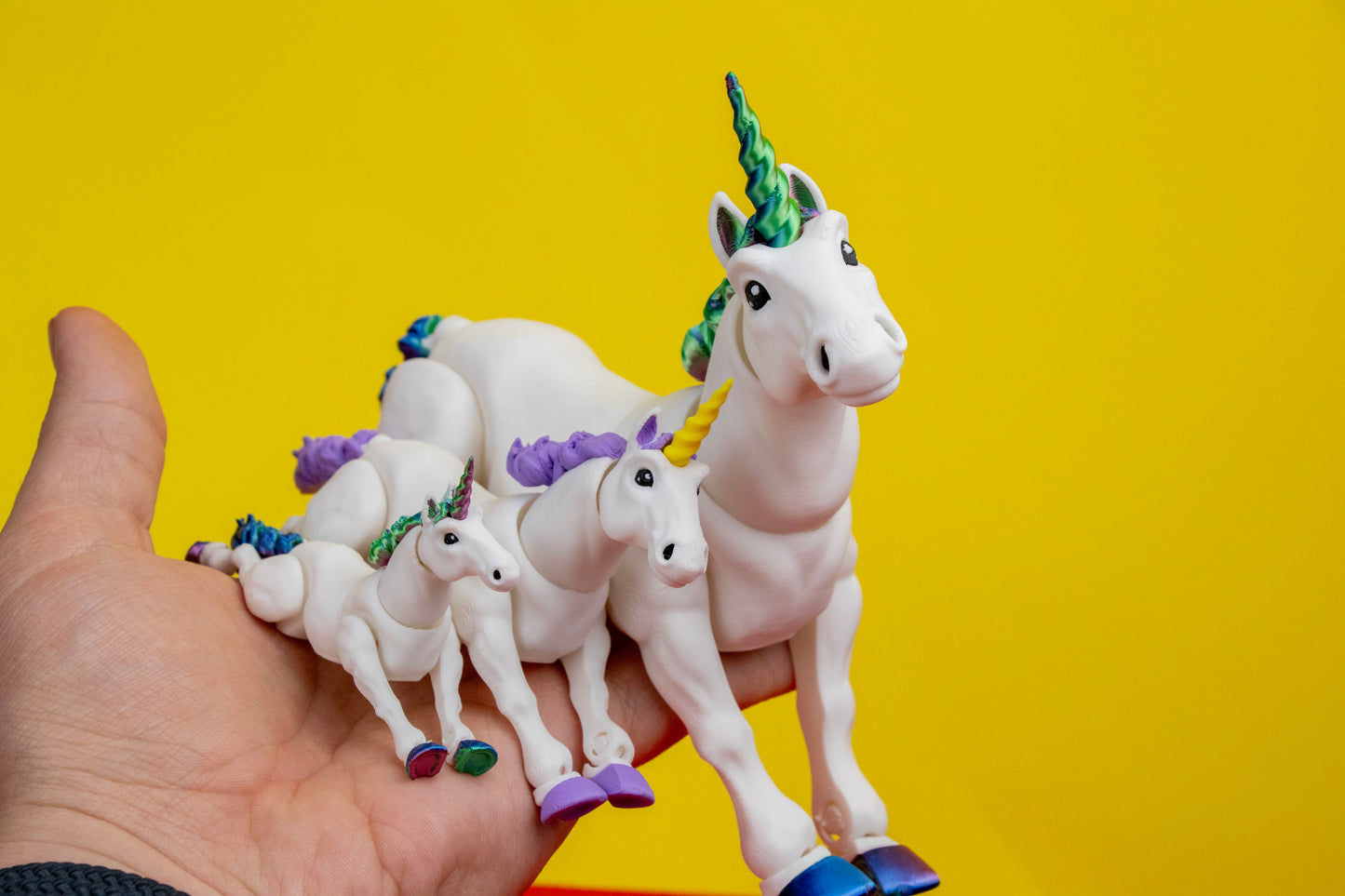 Articulated Unicorn Figurine – Poseable 3D Printed Desk & Shelf Decor – Customization Available