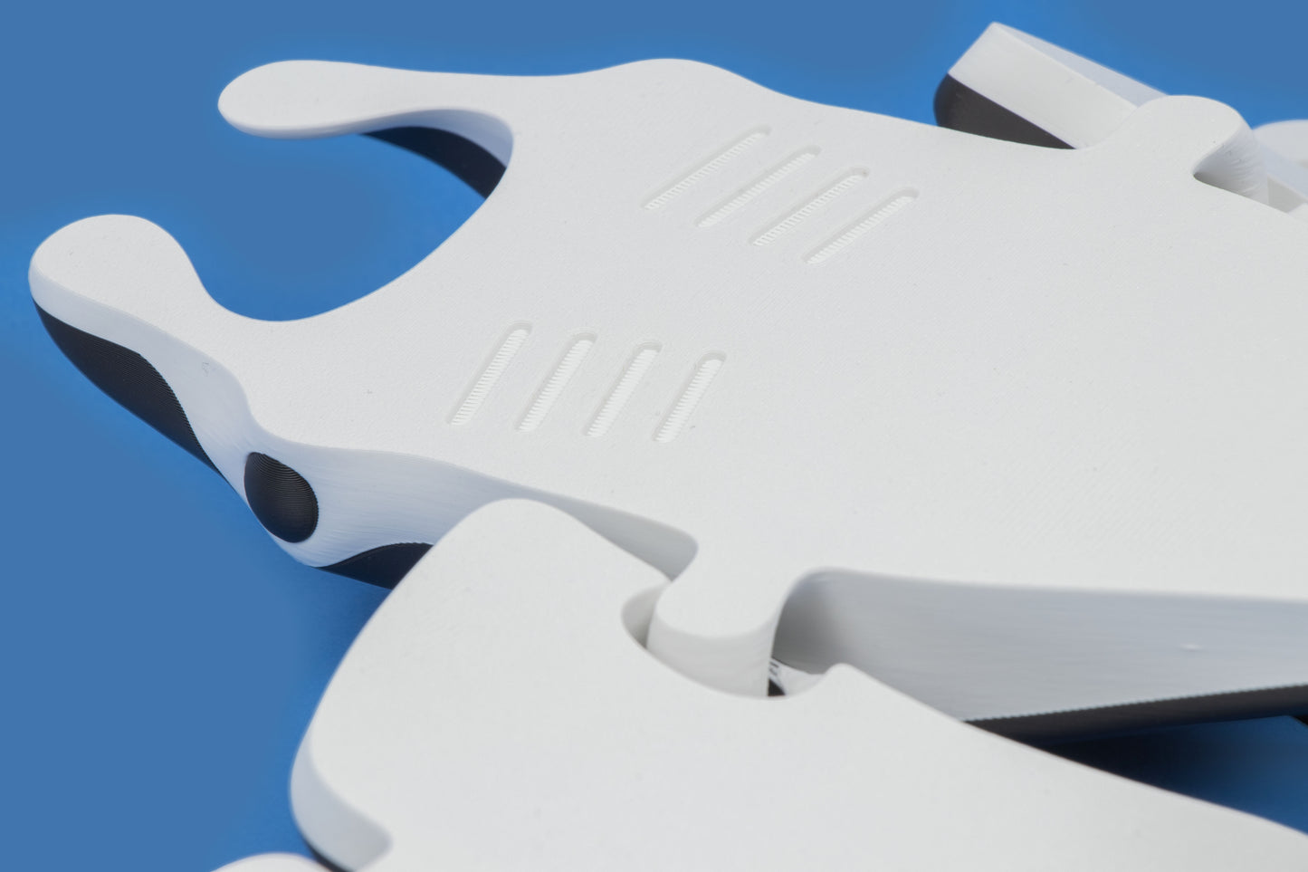 Manta Glide: Articulated 3D-Printed Desk Companion